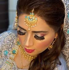 Profile for Pixi signature salon