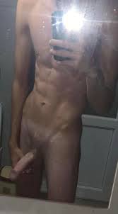 20 looking for some BBC BWC or MUSCULAR MAN please only add me if you have  a big dick or if you are muscular (btw im skinny :p ) SNAPCHAT:  ardian112233. Add