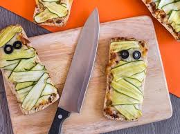 1001 Recettes Effrayantes Pour Un Repas D Halloween Monstrueusement Gourmand Repas Halloween Repas Halloween Facile Nourriture Halloween