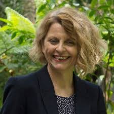 Lucy Sutherland's Instagram, Twitter & Facebook