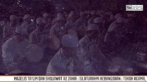 Langsung saja, berikut lirik sholla alaikallahu ya adnani. Lirik Sholawat Nusantara Mt Az Zahir Al Islamu Dini Perindu Sholawat