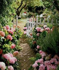 Pin By Silvia Germann On Garden Outdoor Porches V Beautiful Flowers Garden Beautiful Gardens Romantic Garden