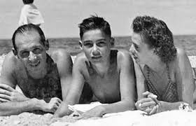 Владимир познер родился во франции в 1934 году семье эмигранта. Tri Zheny Doch I Syn Vladimira Poznera