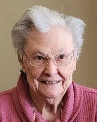 Ellen Hales's Instagram, Twitter & Facebook