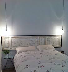 Dopo averle ripulite con una levigatrice e carta vetrata, alcune sono state anche piallate. Realizzare Una Testata Letto Fai Da Te Letto Fai Da Te Arredamento Etnico Testata Del Letto In Legno