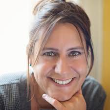 HELEN SANDERSON, CREATING CALM FROM CLUTTER