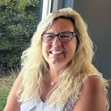 Tamara Forrest's Instagram, Twitter & Facebook