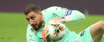 Джиджо принимал участие на юношеском чемпионате европы 2015 (до 17), где был основным вратарём. Donnarumma Priostanovil Peregovory Milana I Yuventusa Football Italia