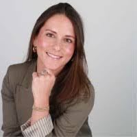 Amber Stamos's Instagram, Twitter & Facebook