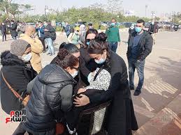 بدأ الراحل تاريخه الفني بمشاركته في مسرحية مدرسة المشاغبين حيث لمع اسمه من خلال شخصية لطفي في المسرحية. Rcwocmqjn0lf3m