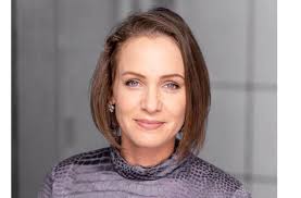 Julia Henderson's Instagram, Twitter & Facebook