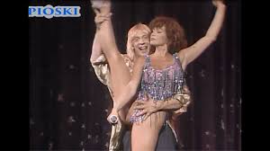 Carmen russo was born on october 3, 1959 in genoa, liguria, italy as carmela russo. Carmen Russo Camomillati Venerdi Youtube