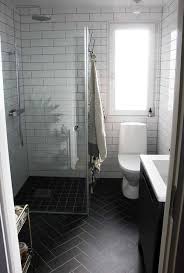 Best Guide To Determine Average Cost To Remodel A Small Bathroom Bathroom Design Small Small Bathroom Remodel Designs Small Bathroom Remodel