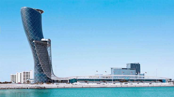 Giải Mã Sự Thật Về Tháp Nghiêng Dubai: 5 Bí Mật Của Tòa Tháp Capital Gate
