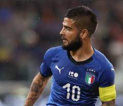 Ogni qual volta il capitano del napoli si ritrova con il ct, magicamente gli ritorna il sorriso. Insigne Italia Capitano Pronto A Vincere Con Il Suo Napoli