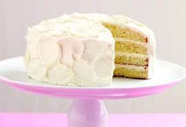 Gateau Etage A La Vanille Coup De Pouce Desserts Cake Desserts Vanilla Cake