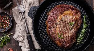 This simple cross rib steak is coated with a flavorful garlic curry rub and then pan fried. Steak Zubereiten Steak Grillen Steak In Der Pfanne Steak Zubereiten