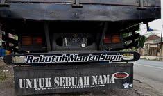 Tulisan itu biasanya merupakan ungkapan kata kata sopir truk. 44 Ide Kata Lucu Blkg Truck Lucu Truk Gambar Lucu