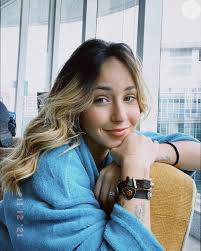 Foto: 'Todas as Garotas em Mim': Mirela (Mharessa Fernanda) namora Gustavo  (Caio Vegatti) e desperta a paixão em Erick (Diego Kropotoff)