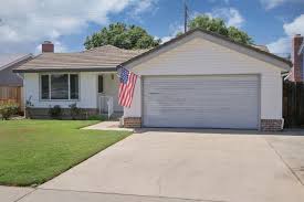 1225 S Sunset Dr, Lodi, CA 95240