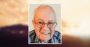 Richard Hallatt's Instagram, Twitter & Facebook