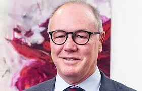 DAS GESPENST DER ÜBERKAPAZITÄT GEHT UM