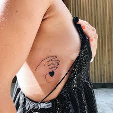 However, all 50 states and the district of columbia have statutory laws requiring a person receiving a tattoo be at least 18 years old. Protect Yourself Tattoo Tattoogrid Net