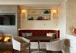 Desain interior ruang makan dan ruang keluarga lainnya adalah dibuat dengan cara multifungsi. Ingin Ruang Keluarga Menyatu Dengan Ruang Makan Minimalis Bisa Kok