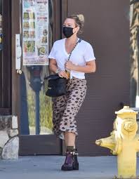 Hilary duff‏verified account @hilaryduff 3 dec 2020. Hilary Duff Out In Los Angeles 09 19 2020 Celebmafia
