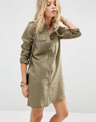 Voici un modèle décontracté en lin mélangé frais. Asos Robe Chemise En Lin Style Militaire Asos Robe Chemise En Lin Robe Chemise Chemise Militaire