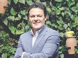 Pedro Fernández Cumple 55 Años - Periódico El Orbe.