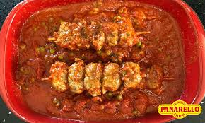 Piccole, medie o grandi le braciole al sugo sono una di quelle ricette che raramente manca sulle tavole domenicali dei siciliani. Braciole Al Sugo Francesco Panarello Carni Macelleria A Messina