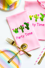 1 malaysia dunia kian berubah perubahan melingkari melaksana hasrat hati kejayaan terbukti dunia yang megah dengan misi. Diy Cactus Themed Slogan Napkins Bespoke Bride Wedding Blog