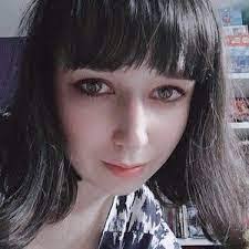 Adeline Lyon's Instagram, Twitter & Facebook