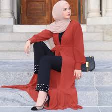 He told us white never goes out of style and gray is a great accent color. Master The Art Of Formal Hijab Styling Like Your Favorite Influencers