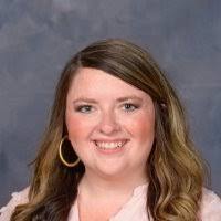 Rachel Arnett's Instagram, Twitter & Facebook