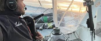 Mit seiner seaxplorer liegt boris herrmann aktuell auf dem dritten rang. News Boris Herrmann I Like To Have A Competitor In My Sight Vendee Globe En