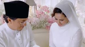 Kegagalan dalam menjalin hubungan dengan seseorang sepatutnya jadi pelajaran dalam jalinan kasih di masa depan. Fakta Noor Nabila Istri Baru Engku Emran Ibu Satu Anak Dan Pengusaha