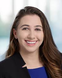 Amanda Pine's Instagram, Twitter & Facebook