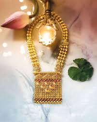 Pin By Tanishq Jewellery On Divyam Pure Gold Jewellery Tanishq Jewellery Gold Temple Jewellery