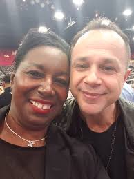 Without doubt the greatest musical group/band to ever grace our beautiful  planet Earth and oh how they have truly complimented it, Earth Wind and  Fire will always 'Be Ever Wonderful'.🙏🏾❤️🌍💨🔥