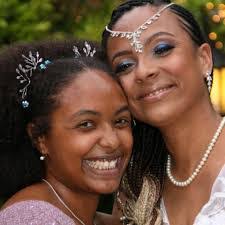 Anna Bencomo's Instagram, Twitter & Facebook