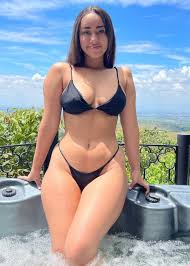 Valery Altamar - Free nude pics, galleries & more at Babepedia