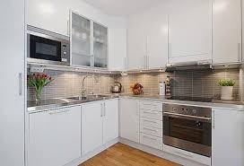 Small Kitchen Apartment Design With A Small Window Design White Modern Kitchen Small White Kitchens Kitchen Remodel Small