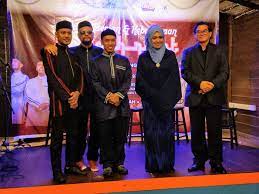 Despite a controversial career in politics, datuk seri mahathir bin mohamad (born 1925) became prime minister of malaysia in 1981 and then won three further reading on datuk seri mahathir mohamad. Kalau Nak Jadi Suami Saya Kena Cantik Cerdik Dan Terdidik Sharifah Khasif Idam Calon Suami Gempak