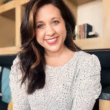 Danielle Sampsell's Instagram, Twitter & Facebook