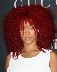 Rihanna's short, straight, red bob is a combination of edgy and hollywood glam. Pin On Cabello Estilos
