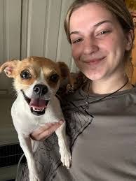 Colleen Leal's Instagram, Twitter & Facebook