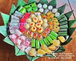 Untuk paket kue nampan isi 30, ukuran kuenya. Daun Ketumbar Catering Jagonya Masakan Tradisional Indonesia Catering Jakarta