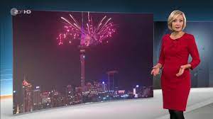 zdf heute petra gerster dunkelblaues kleid hochzeit kleid einschulung dunkelblaues kleid
